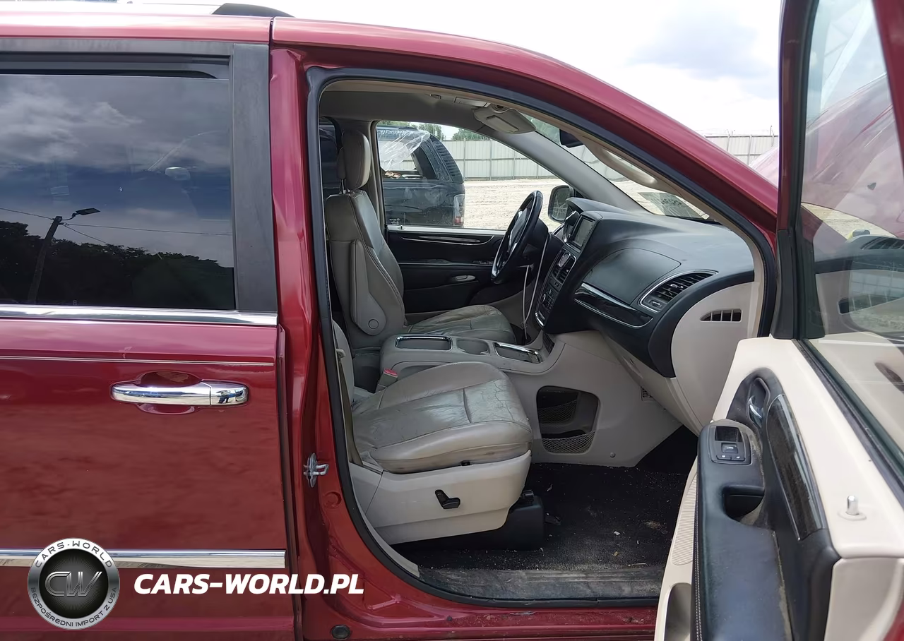 2013 Chrysler Town & Country Limited VIN:2C4RC1GGXDR569277 - 5