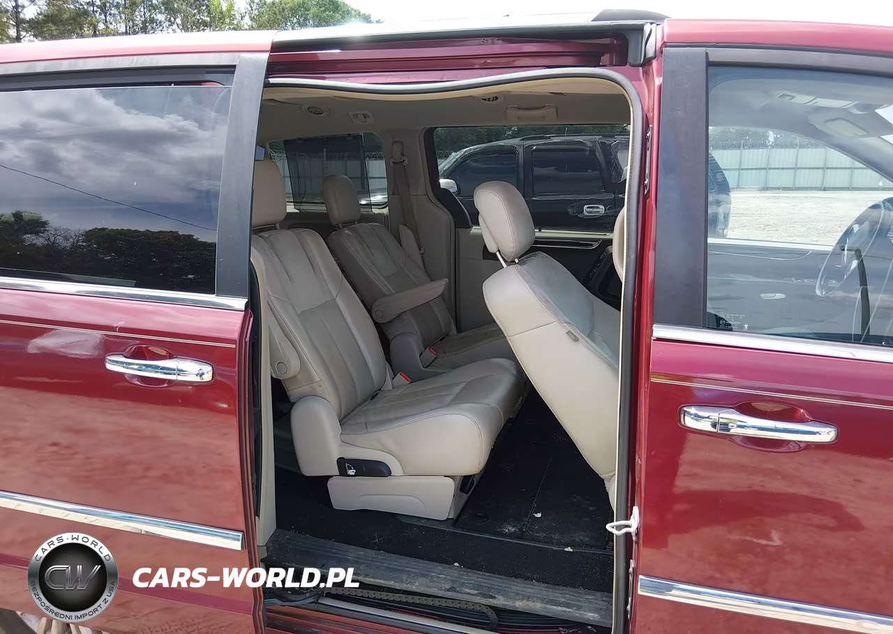 2013 Chrysler Town & Country Limited VIN:2C4RC1GGXDR569277 - 8