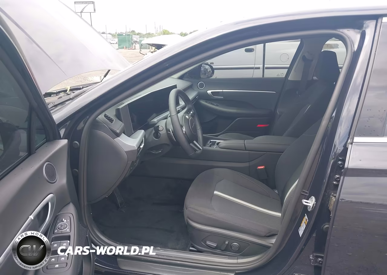 2026 Hyundai Sonata Hybrid Sel VIN:KMHL34JJ0TA143964 - 18