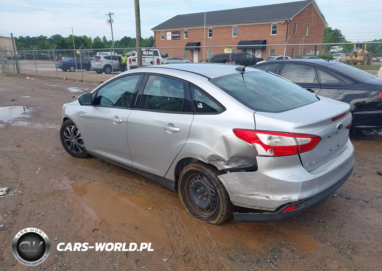 2012 Ford Focus Se VIN:1FAHP3F27CL217076 - 3