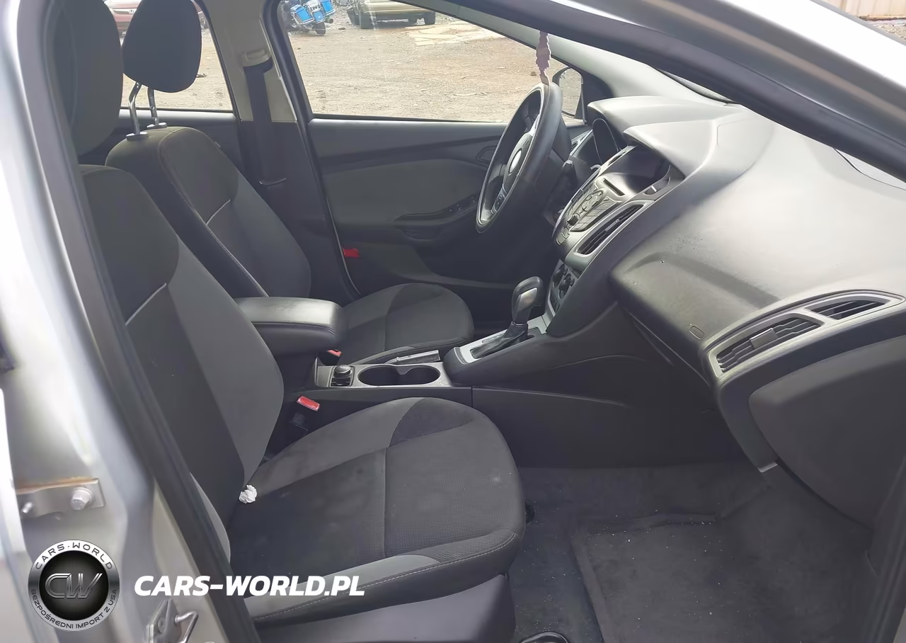 2012 Ford Focus Se VIN:1FAHP3F27CL217076 - 5