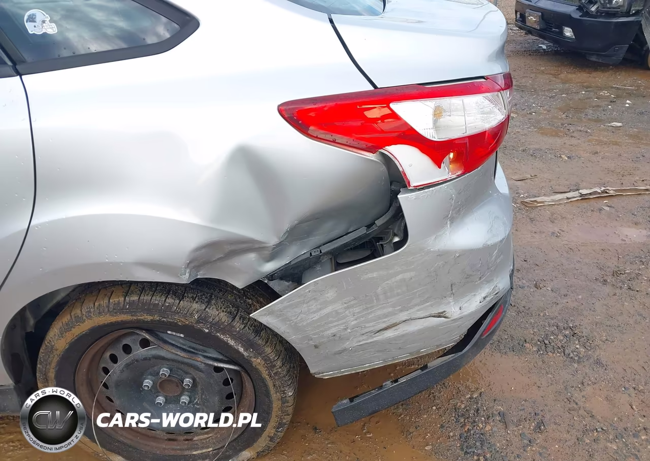 2012 Ford Focus Se VIN:1FAHP3F27CL217076 - 6