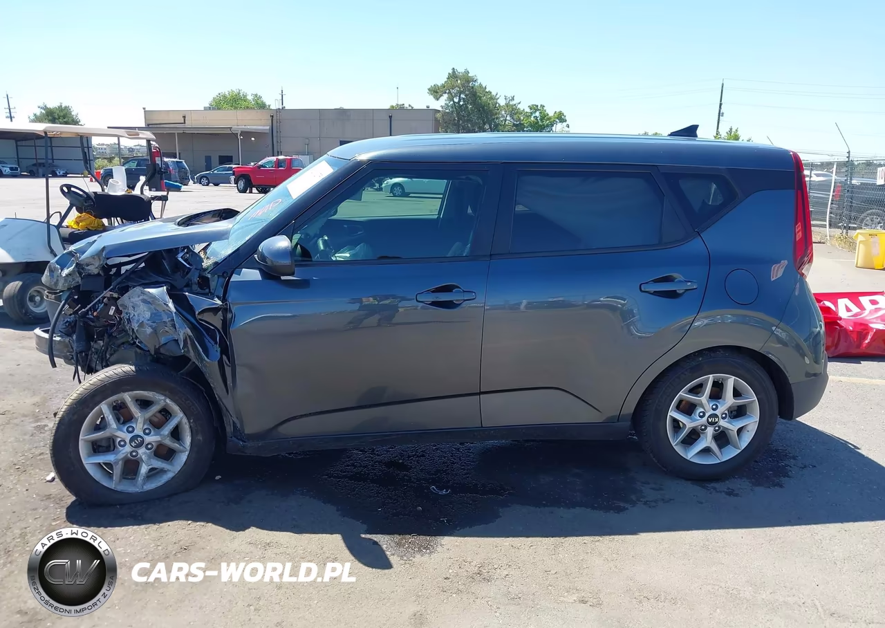 2020 Kia Soul S VIN:KNDJ23AU4L7039302 - 15