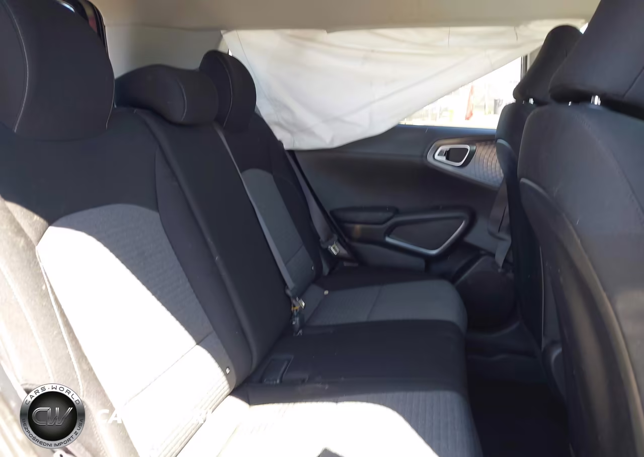 2020 Kia Soul S VIN:KNDJ23AU4L7039302 - 8