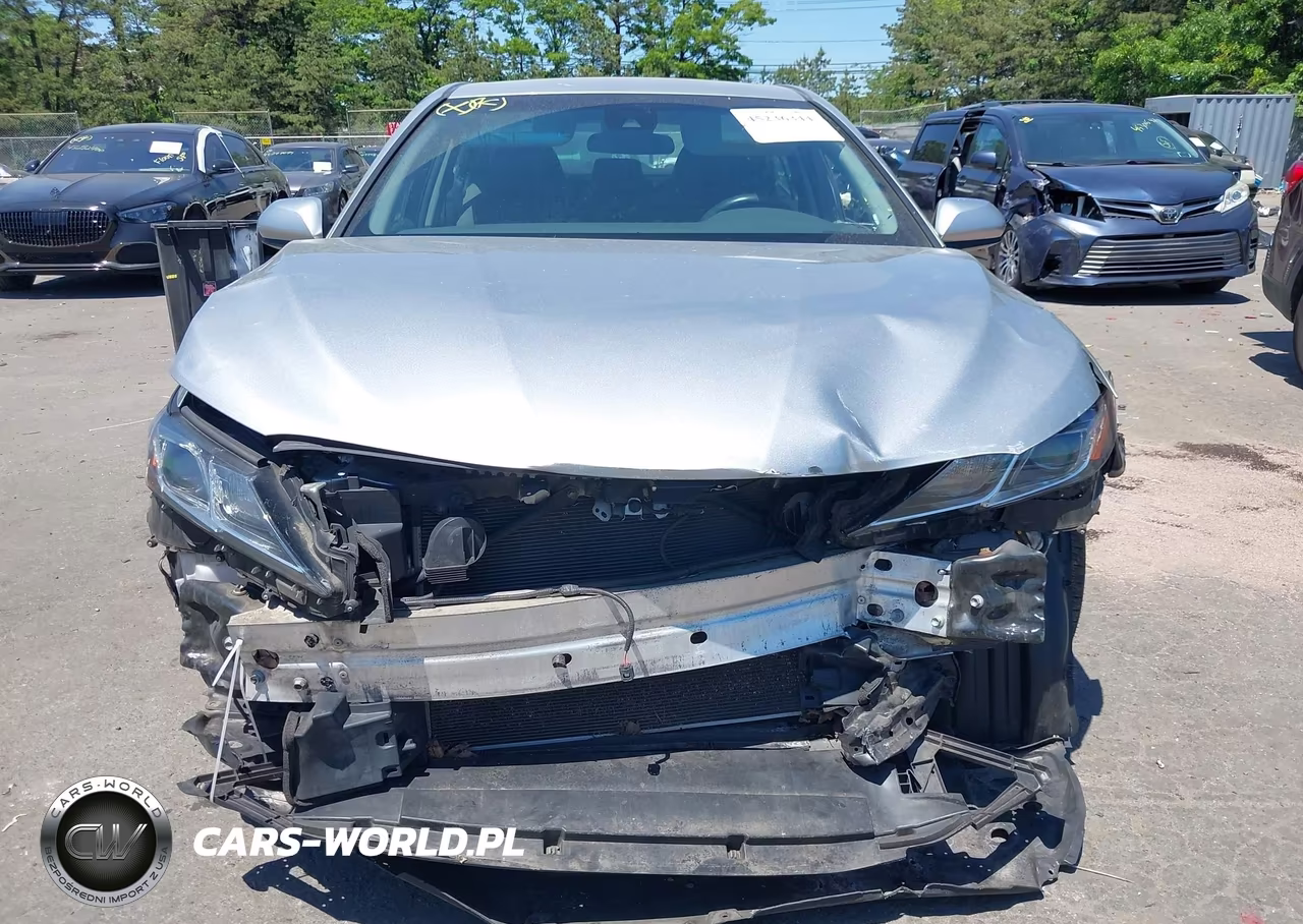 2018 Toyota Camry Le VIN:4T1B11HK4JU106944 - 13