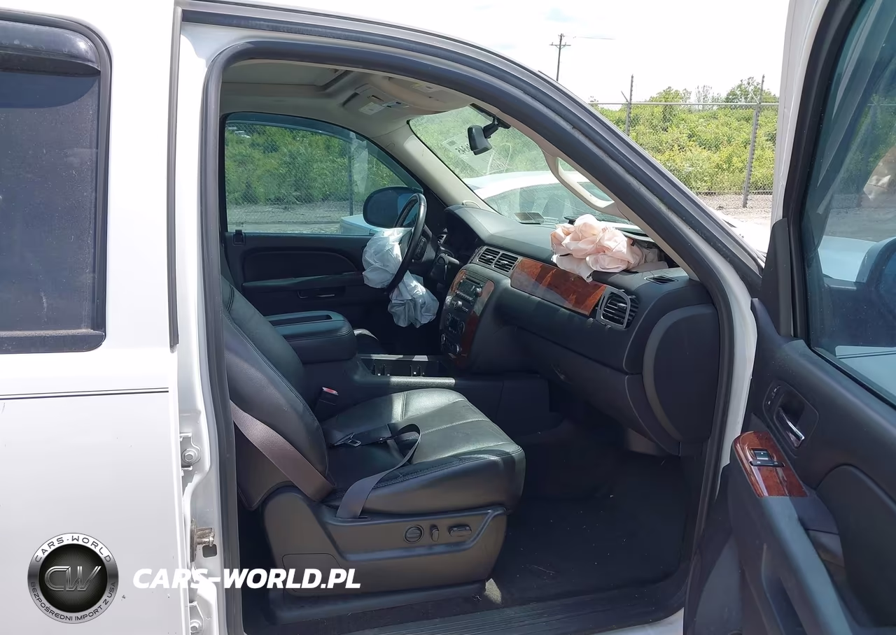 2013 Chevrolet Suburban 1500 Lt VIN:1GNSKJE70DR113860 - 5