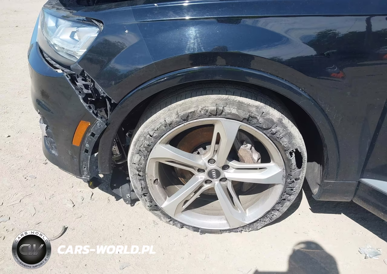 2019 Audi Q7 55 Premium VIN:WA1VAAF77KD023455 - 4
