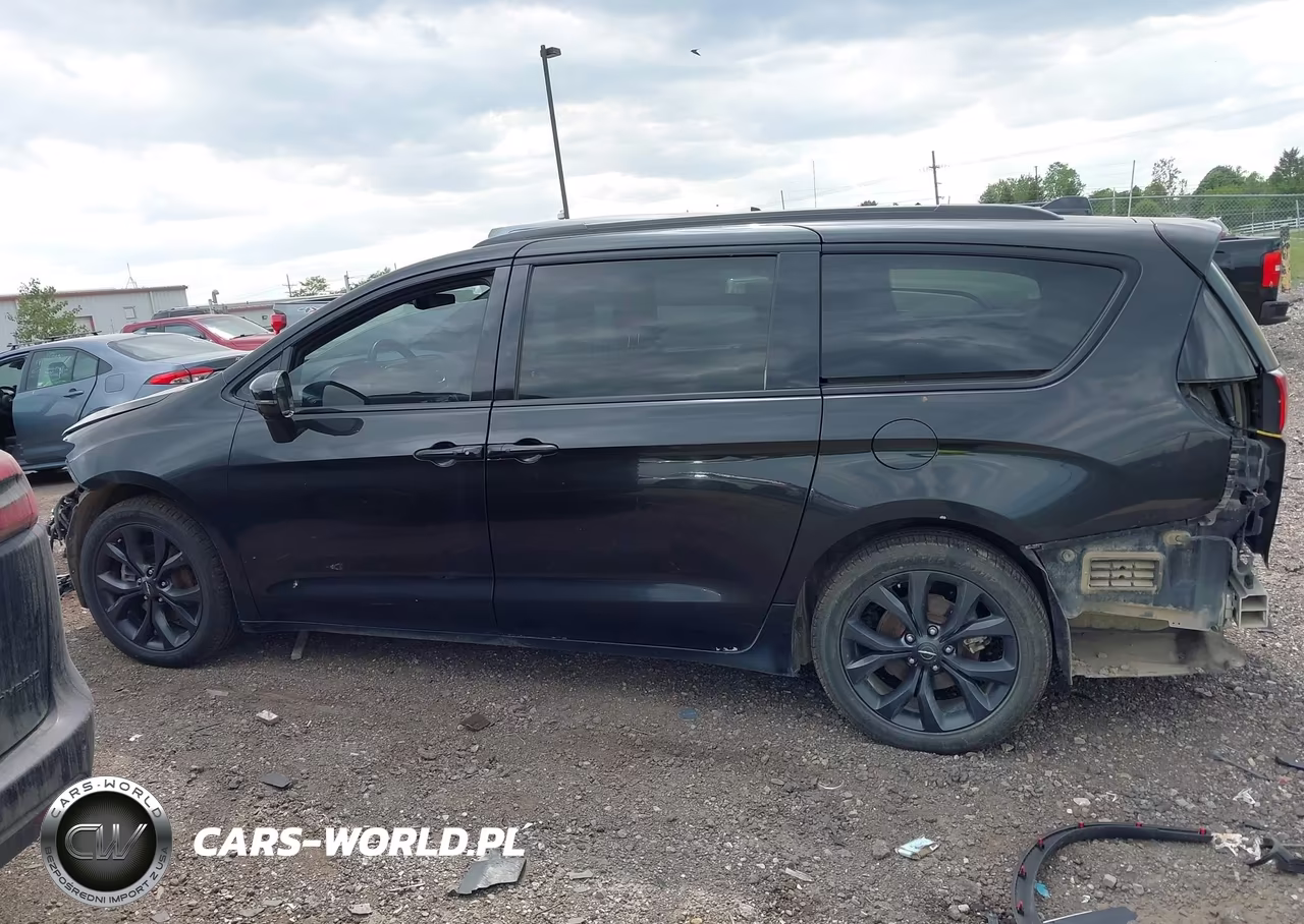 2019 Chrysler Pacifica Limited VIN:2C4RC1GG0KR634568 - 14