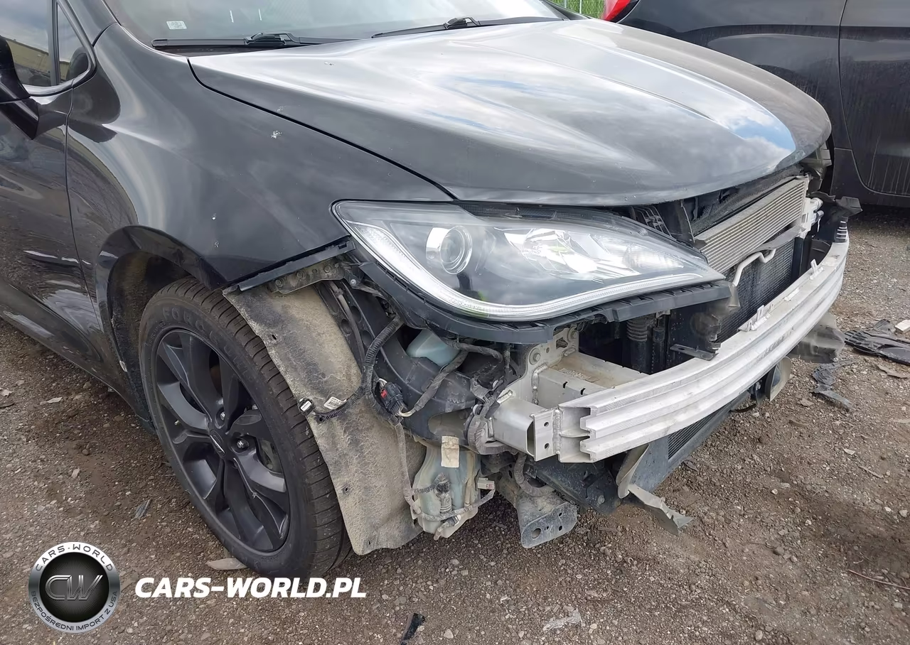 2019 Chrysler Pacifica Limited VIN:2C4RC1GG0KR634568 - 18