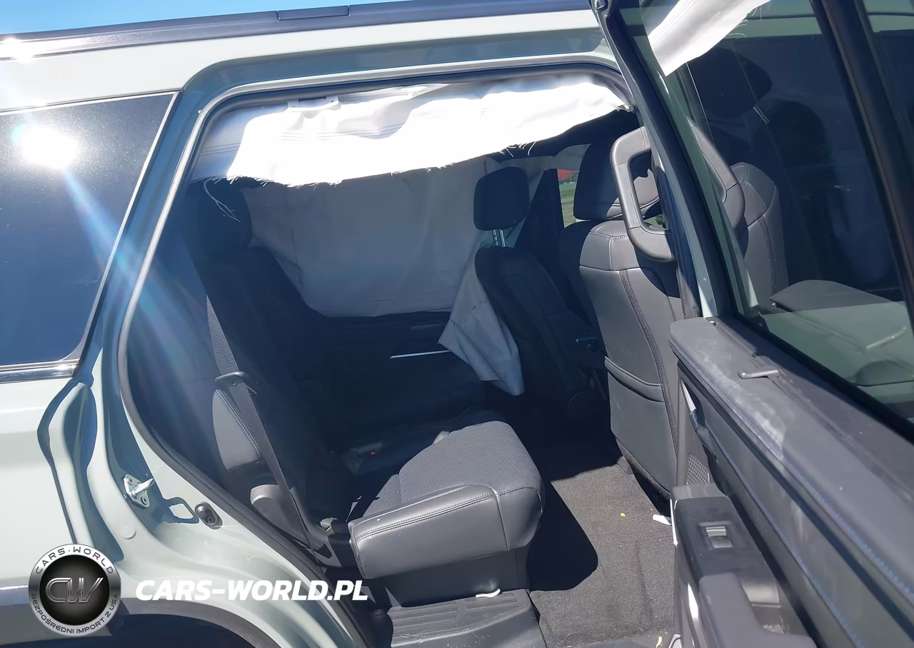2025 Toyota Sequoia Platinum VIN:7SVAAABA9SX051932 - 8