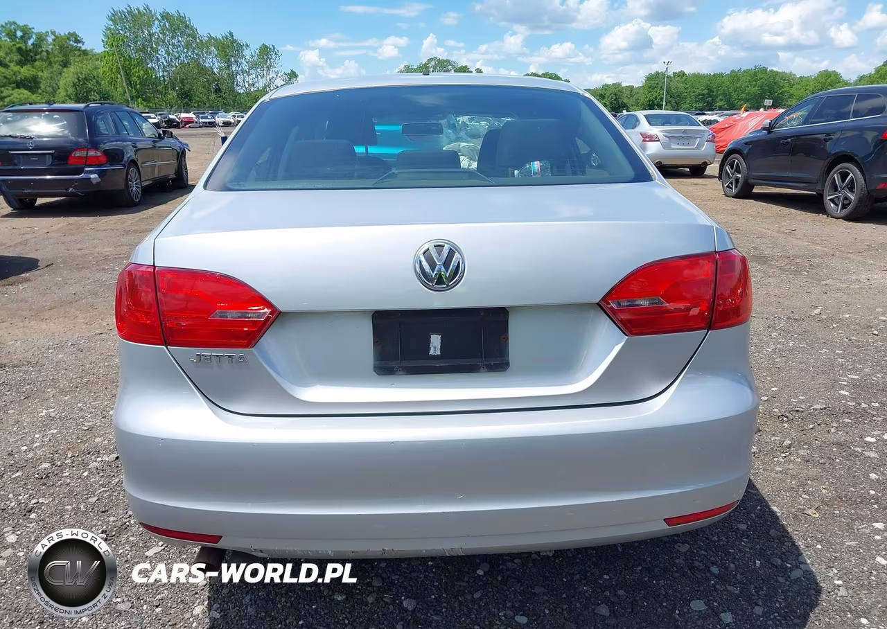 2013 Volkswagen Jetta 2.0L Base-2.0L S VIN:3VW2K7AJ2DM431703 - 16