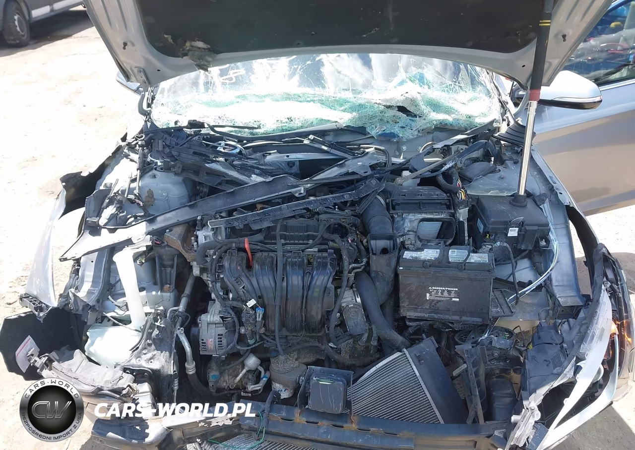 2015 Hyundai Sonata Limited VIN:5NPE34AF3FH052175 - 10