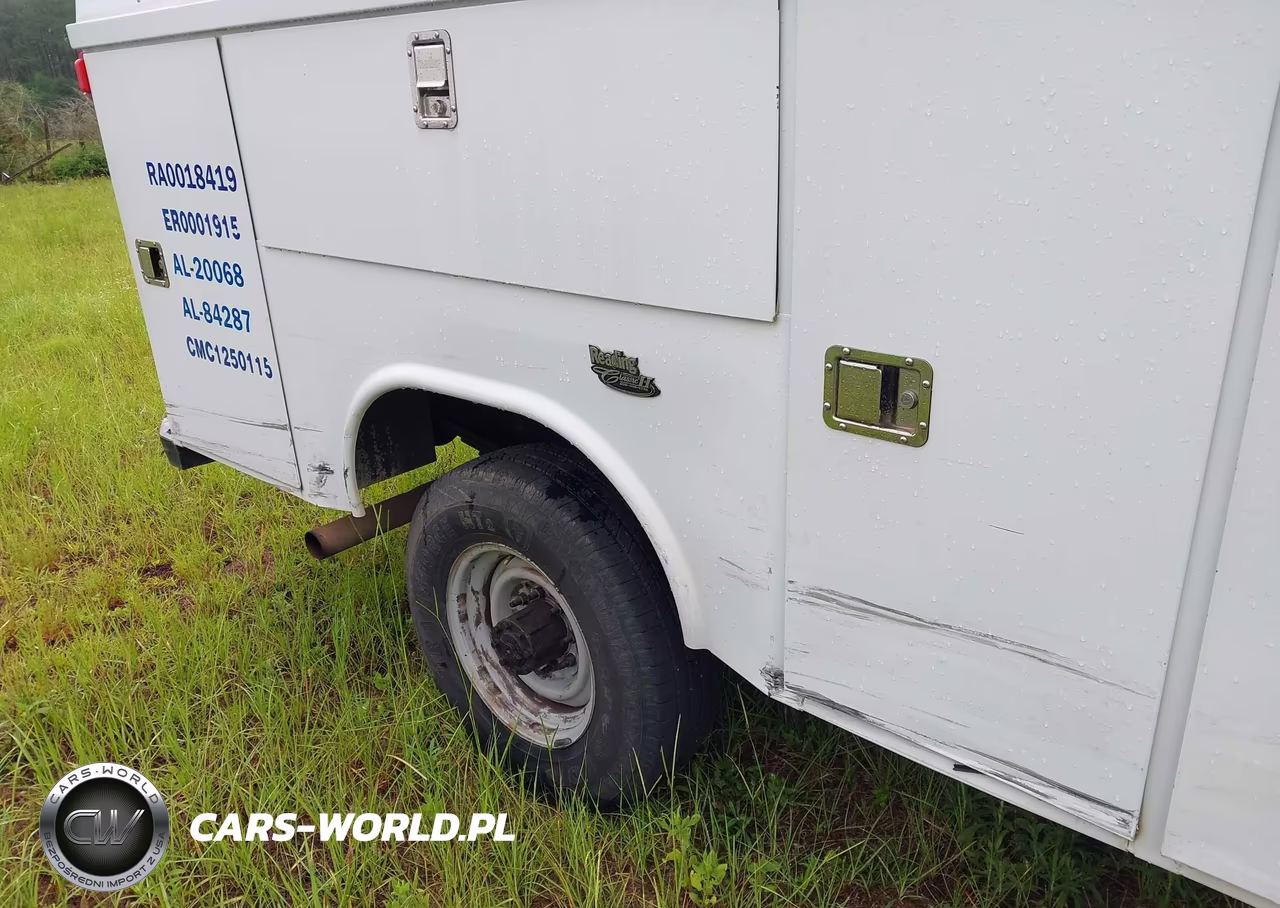 2008 Ford E-350 Cutaway VIN:1FDSE35L48DA51032 - 11