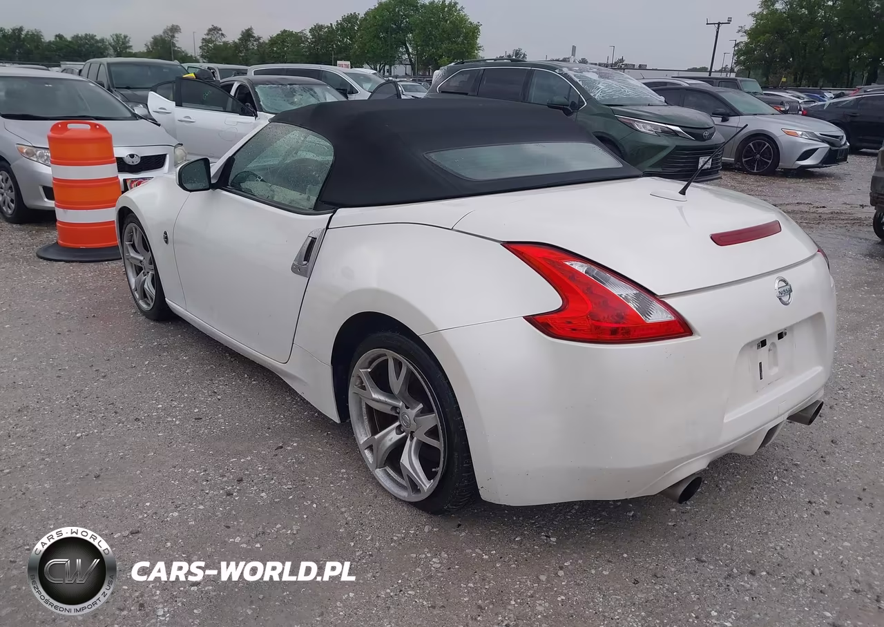 2010 Nissan 370Z Touring VIN:JN1AZ4FH0AM301993 - 3