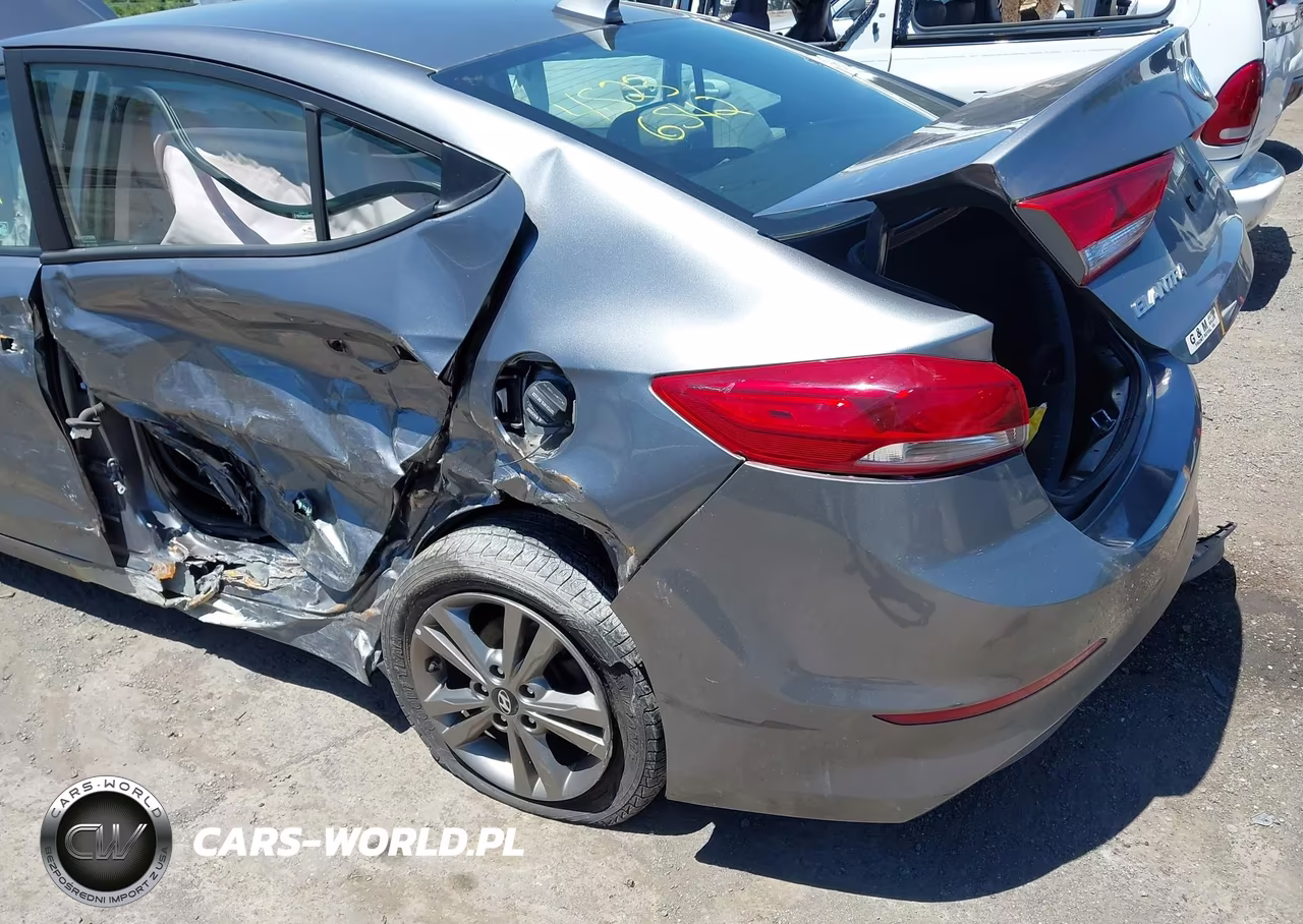 2018 Hyundai Elantra Sel VIN:5NPD84LF2JH357704 - 17