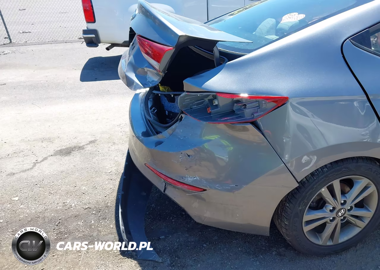 2018 Hyundai Elantra Sel VIN:5NPD84LF2JH357704 - 19