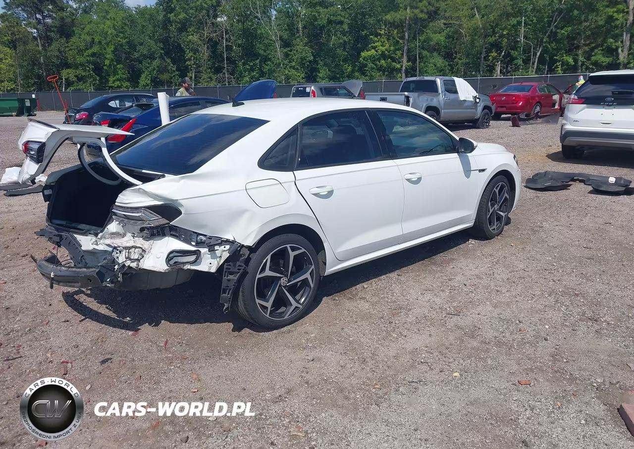 2020 Volkswagen Passat 2.0T R-Line VIN:1VWMA7A33LC018864 - 4