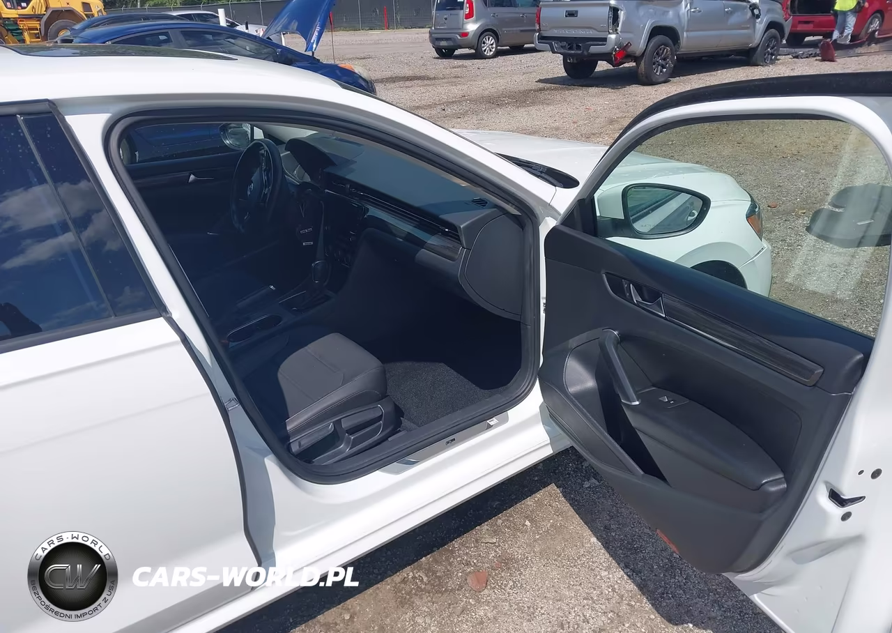 2020 Volkswagen Passat 2.0T R-Line VIN:1VWMA7A33LC018864 - 5