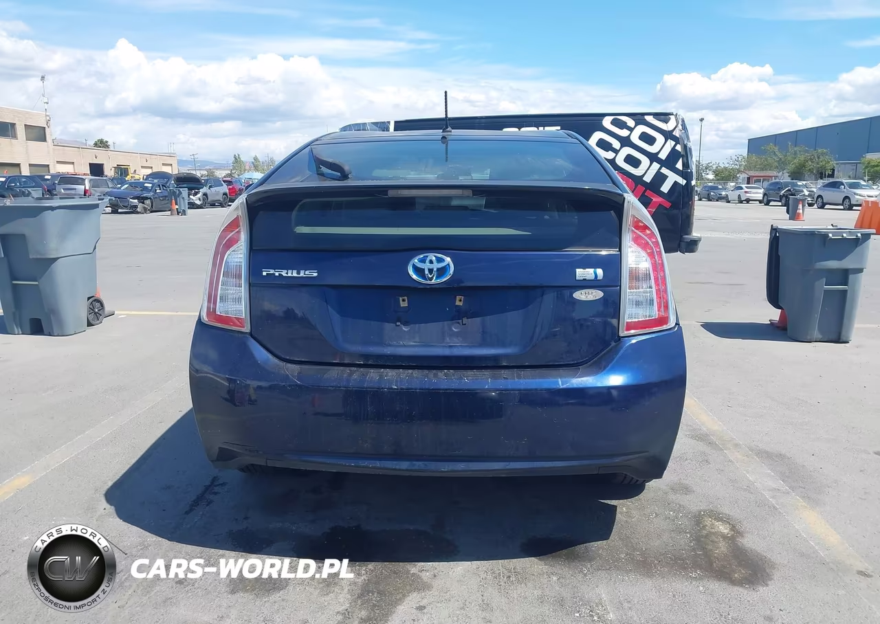 2013 Toyota Prius Two VIN:JTDKN3DU0D1634742 - 16