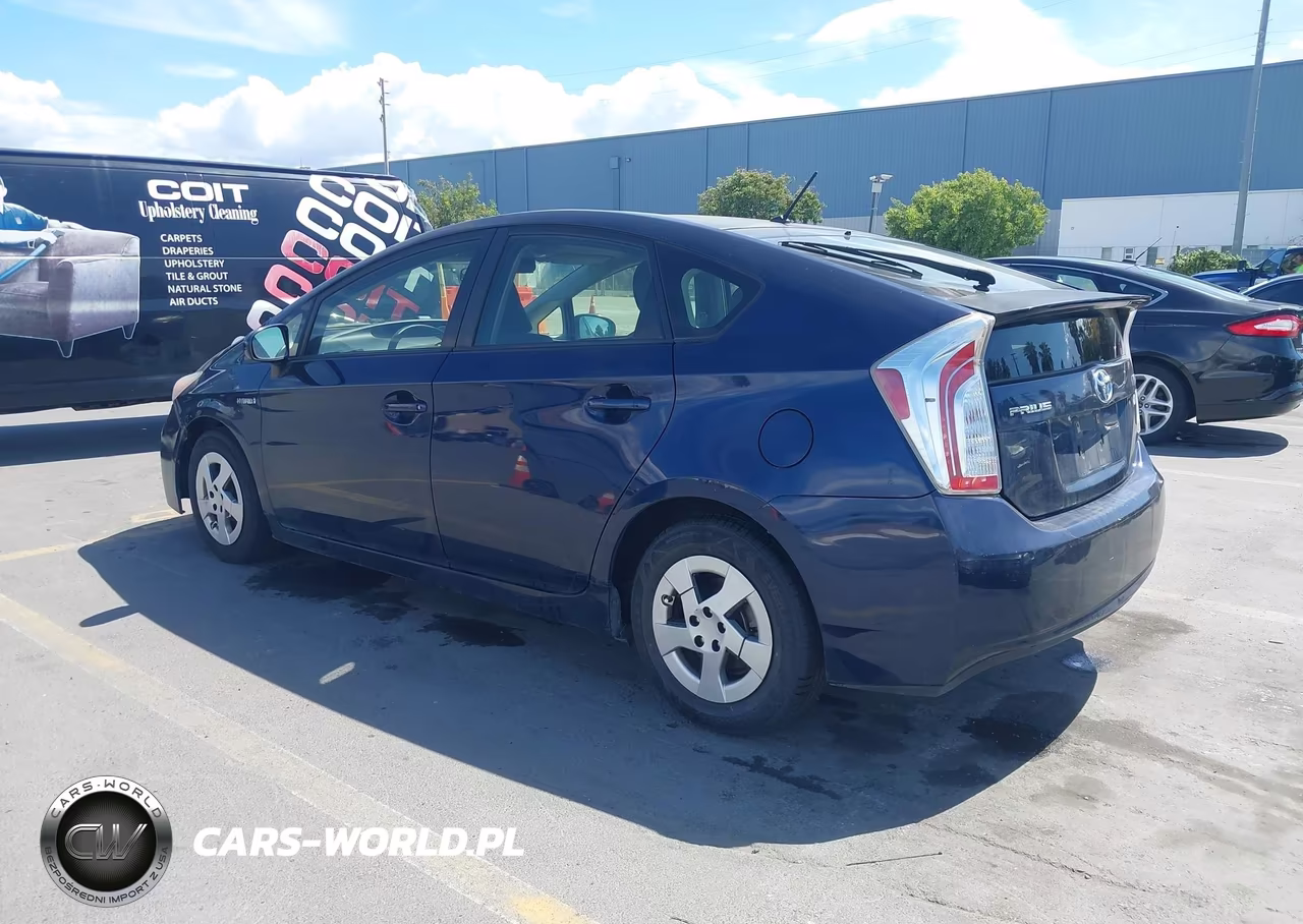 2013 Toyota Prius Two VIN:JTDKN3DU0D1634742 - 3