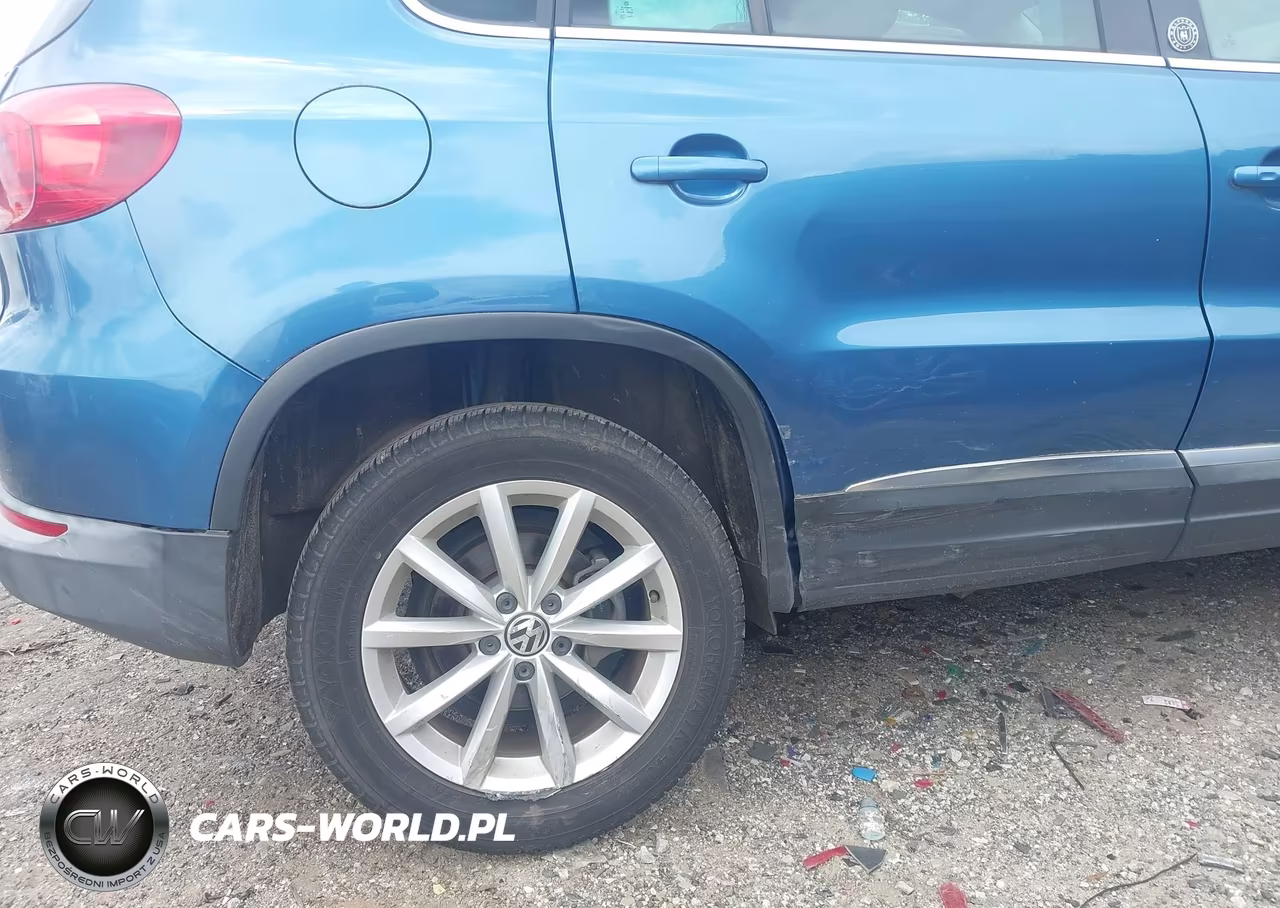 2017 Volkswagen Tiguan 2.0T Wolfsburg Edition VIN:WVGRV7AX6HW506594 - 6