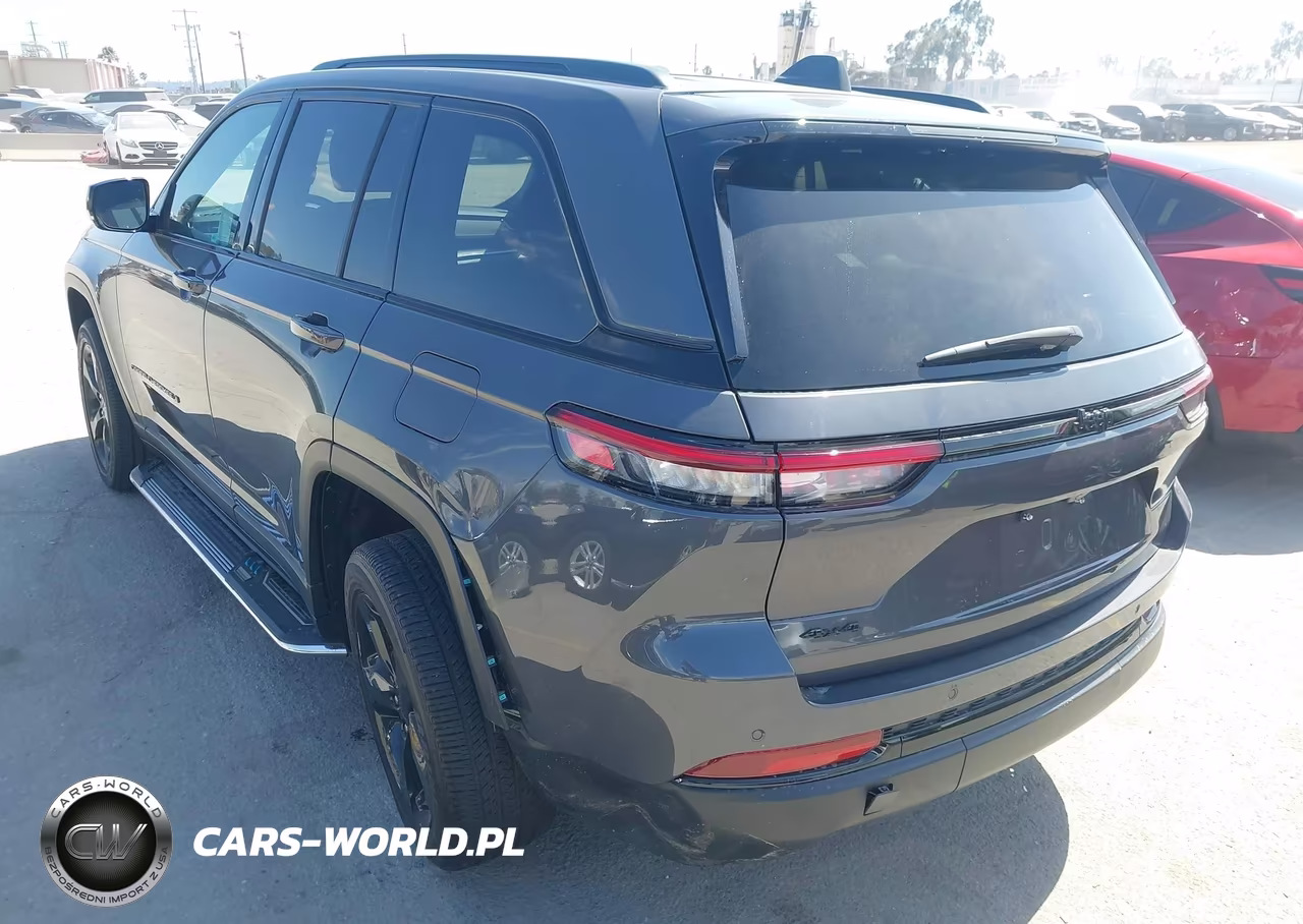 2024 Jeep Grand Cherokee Altitude X 4X4 VIN:1C4RJHAG9R8591622 - 3