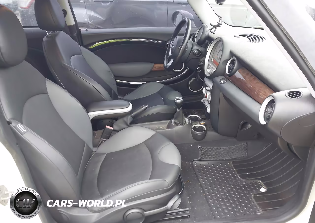 2009 Mini Cooper S VIN:WMWMF73589TX40940 - 5