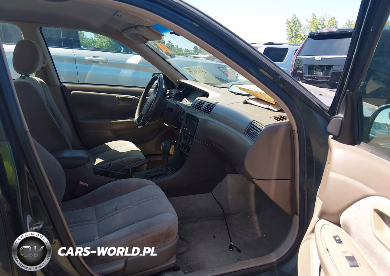 1999 Toyota Camry Le VIN:4T1BG22K5XU509871 - 5