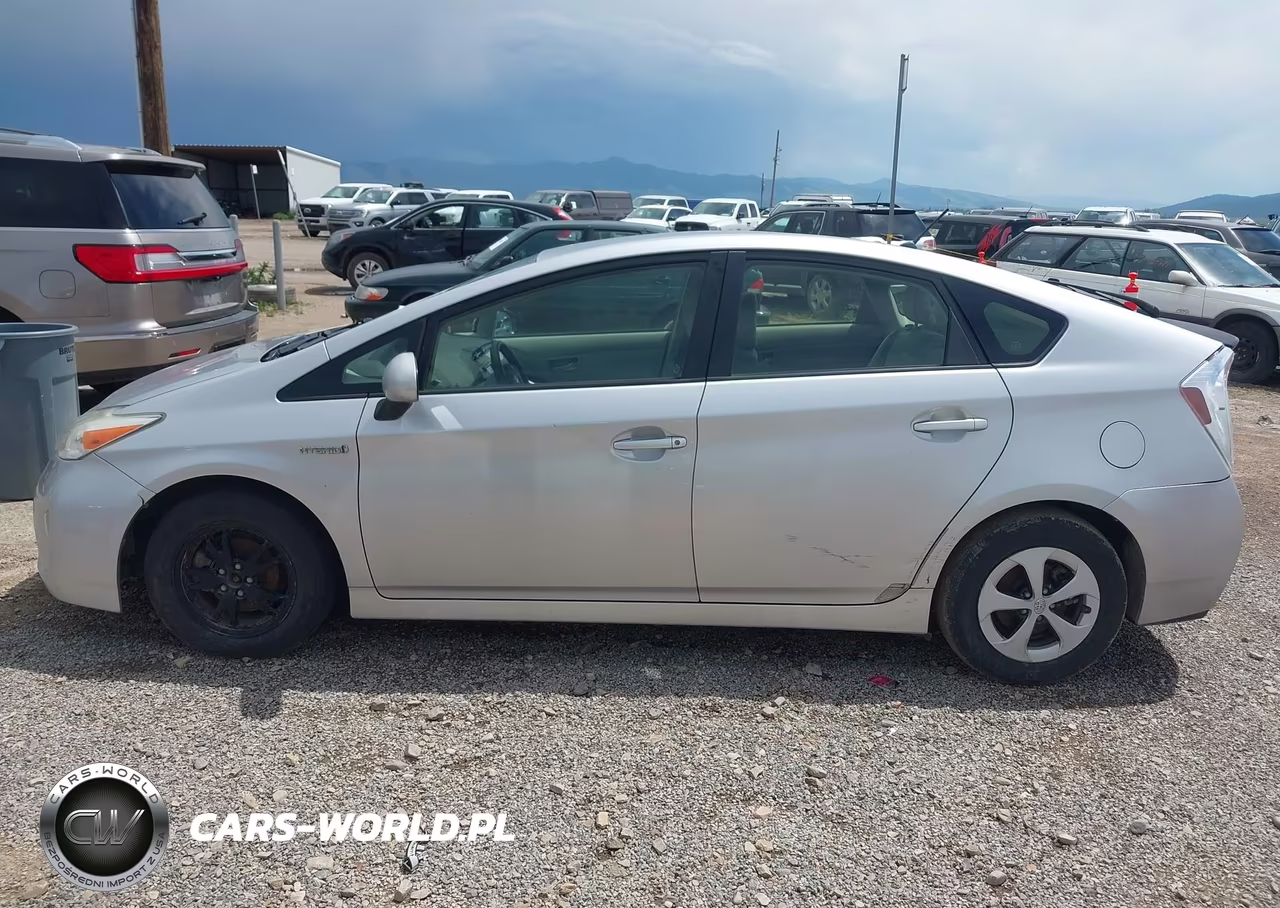 2014 Toyota Prius Two VIN:JTDKN3DU2E1776608 - 14