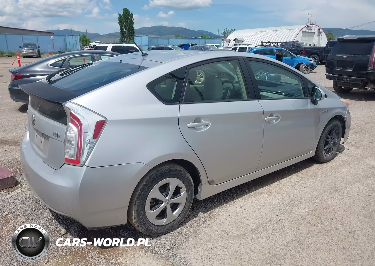2014 Toyota Prius Two VIN:JTDKN3DU2E1776608 - 4