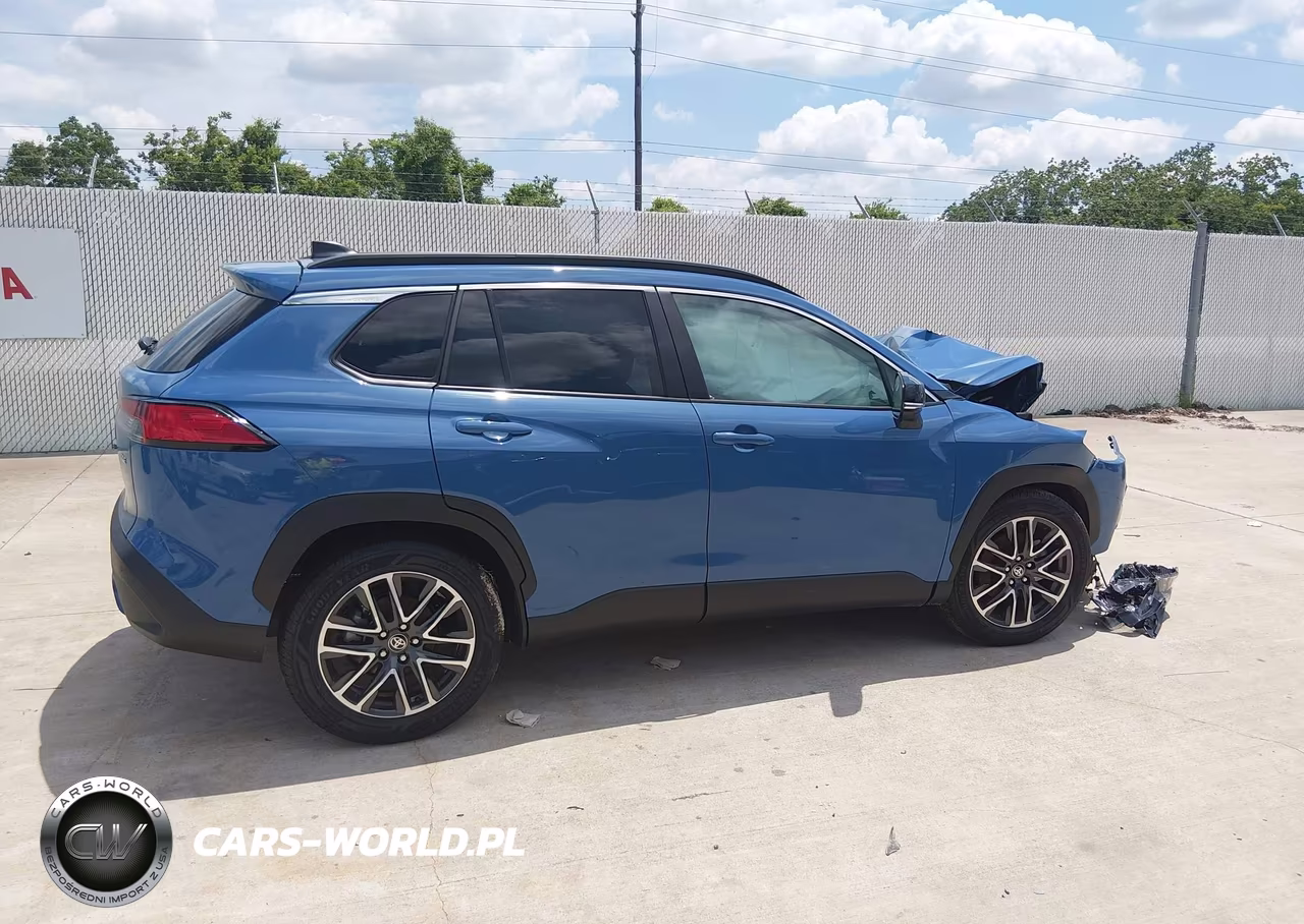 2026 Toyota Corolla Cross Xle VIN:7MUDAAAG8TV169643 - 13