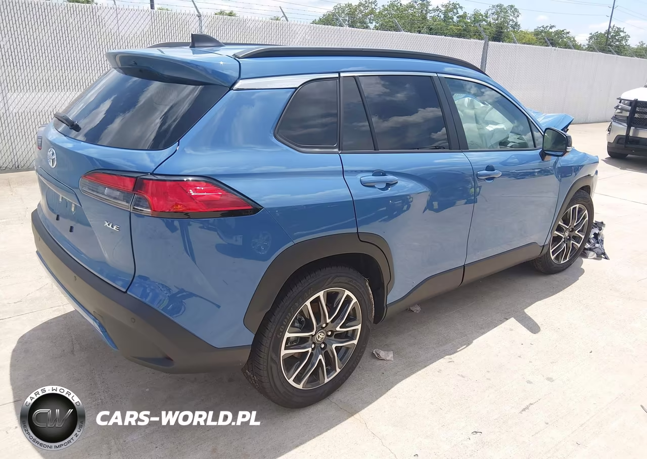 2026 Toyota Corolla Cross Xle VIN:7MUDAAAG8TV169643 - 4