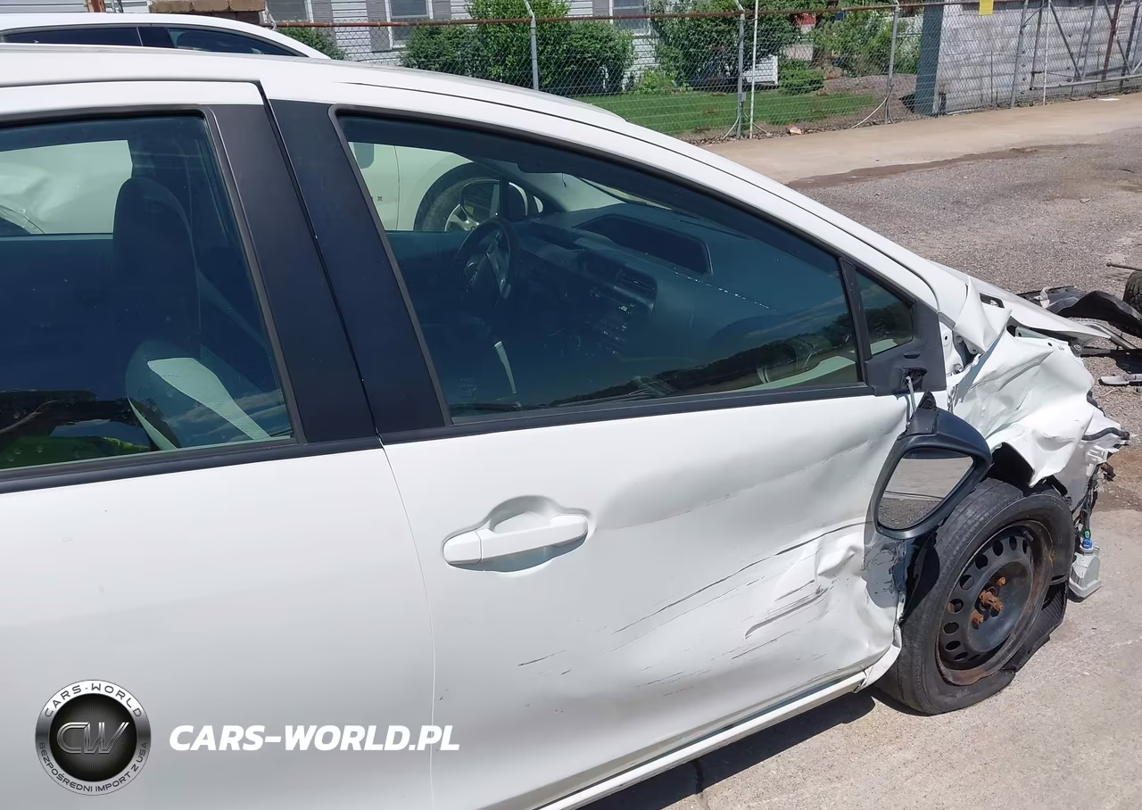 2014 Toyota Prius C One VIN:JTDKDTB35E1077082 - 19