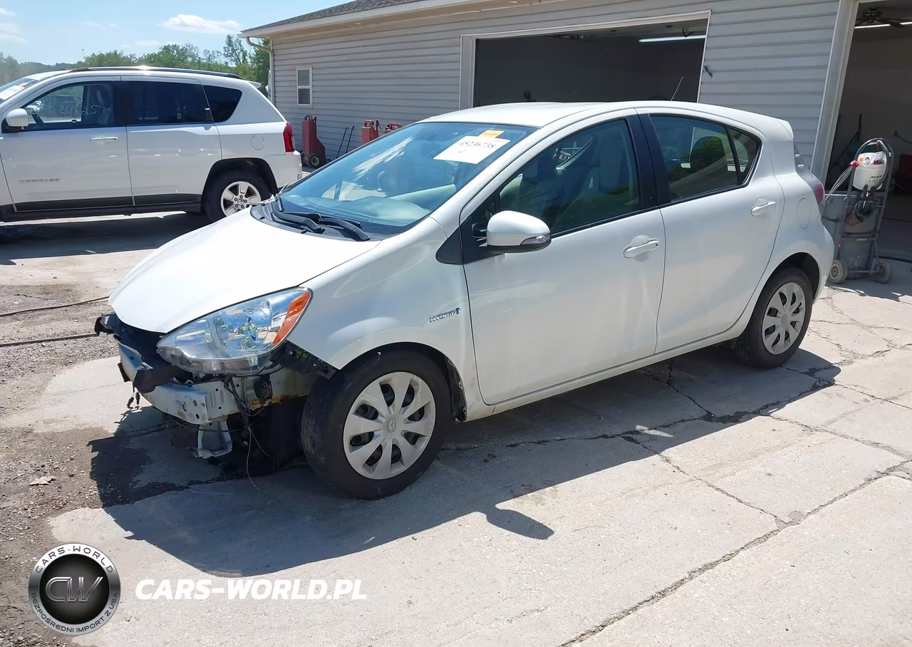 2014 Toyota Prius C One VIN:JTDKDTB35E1077082 - 2