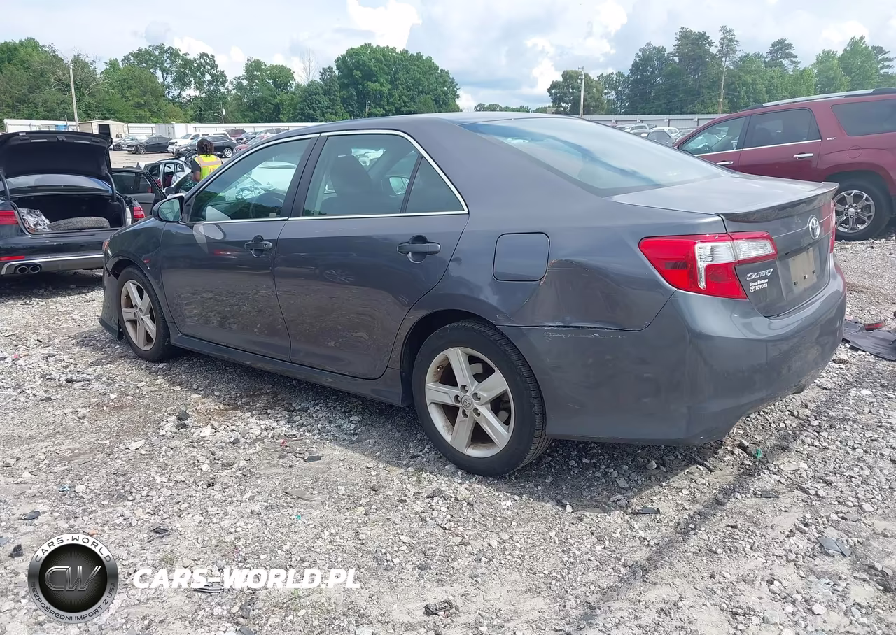 2014 Toyota Camry Se VIN:4T1BF1FK7EU843565 - 3