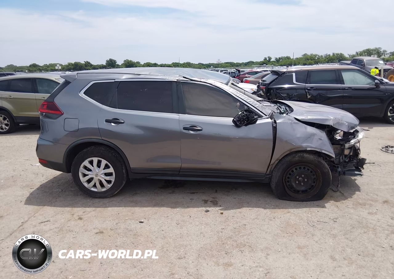 2018 Nissan Rogue S VIN:KNMAT2MT8JP521469 - 13