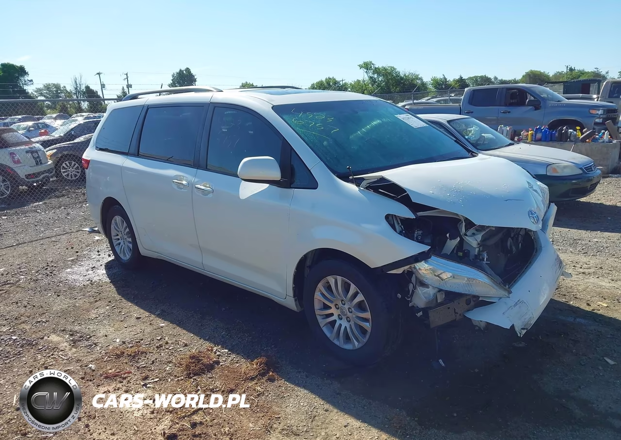 2017 Toyota Sienna Xle 8 Passenger – zdjęcie 1 z 17