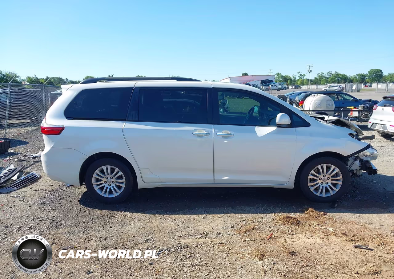 2017 Toyota Sienna Xle 8 Passenger VIN:5TDYZ3DC3HS898438 - 14