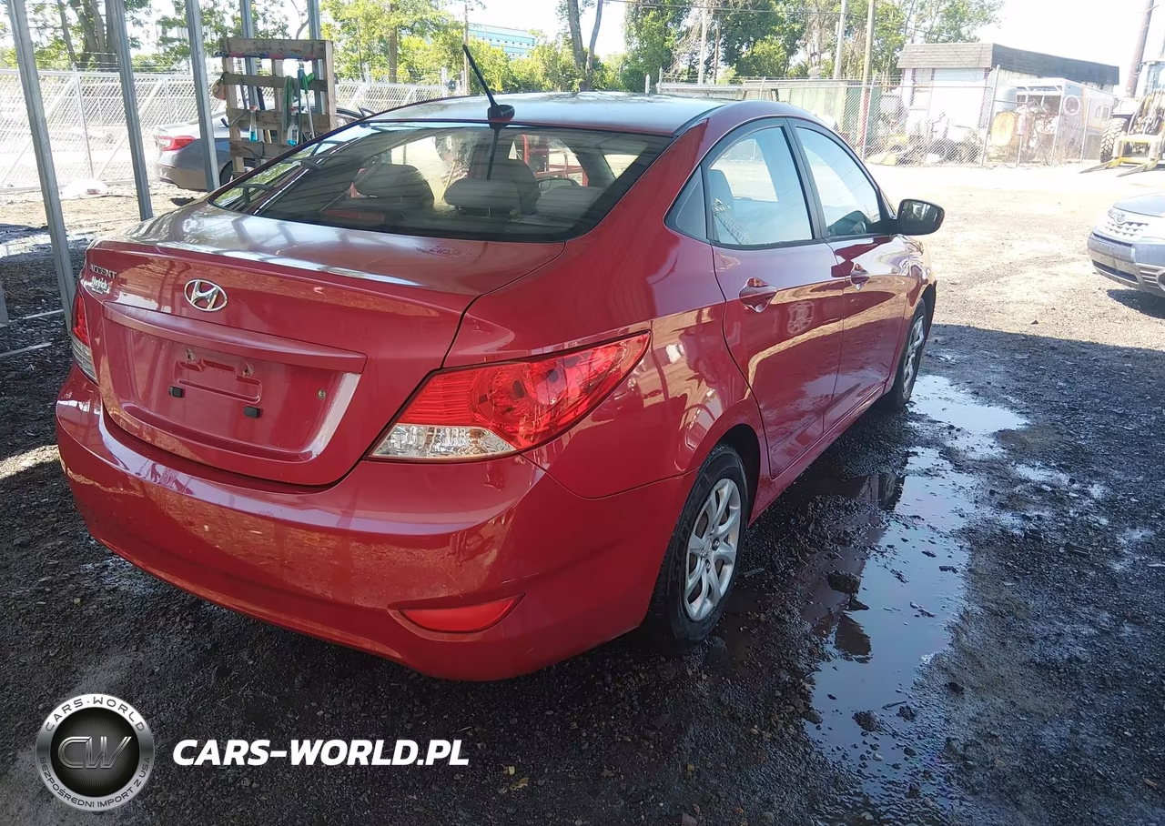 2014 Hyundai Accent Gls VIN:KMHCT4AEXEU758686 - 4