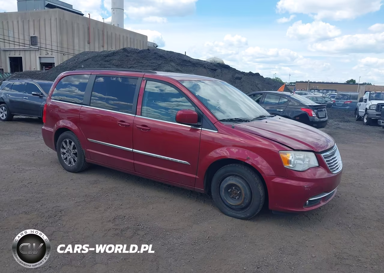 2014 Chrysler Town & Country Touring – zdjęcie 1 z 11