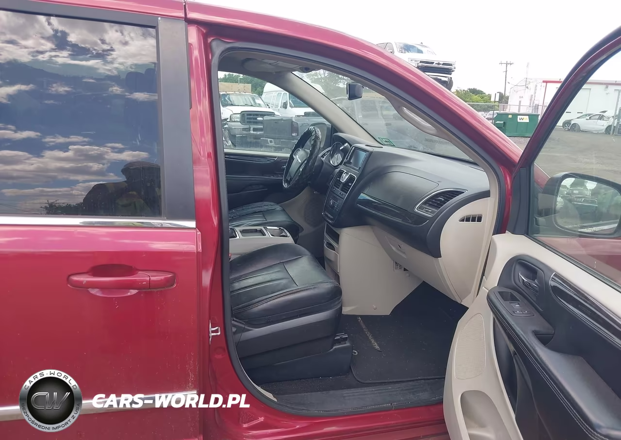 2014 Chrysler Town & Country Touring VIN:2C4RC1BG8ER433996 - 5