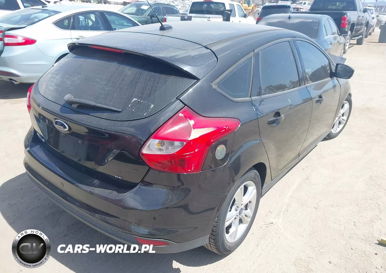 2014 Ford Focus Se VIN:1FADP3K22EL247691 - 4