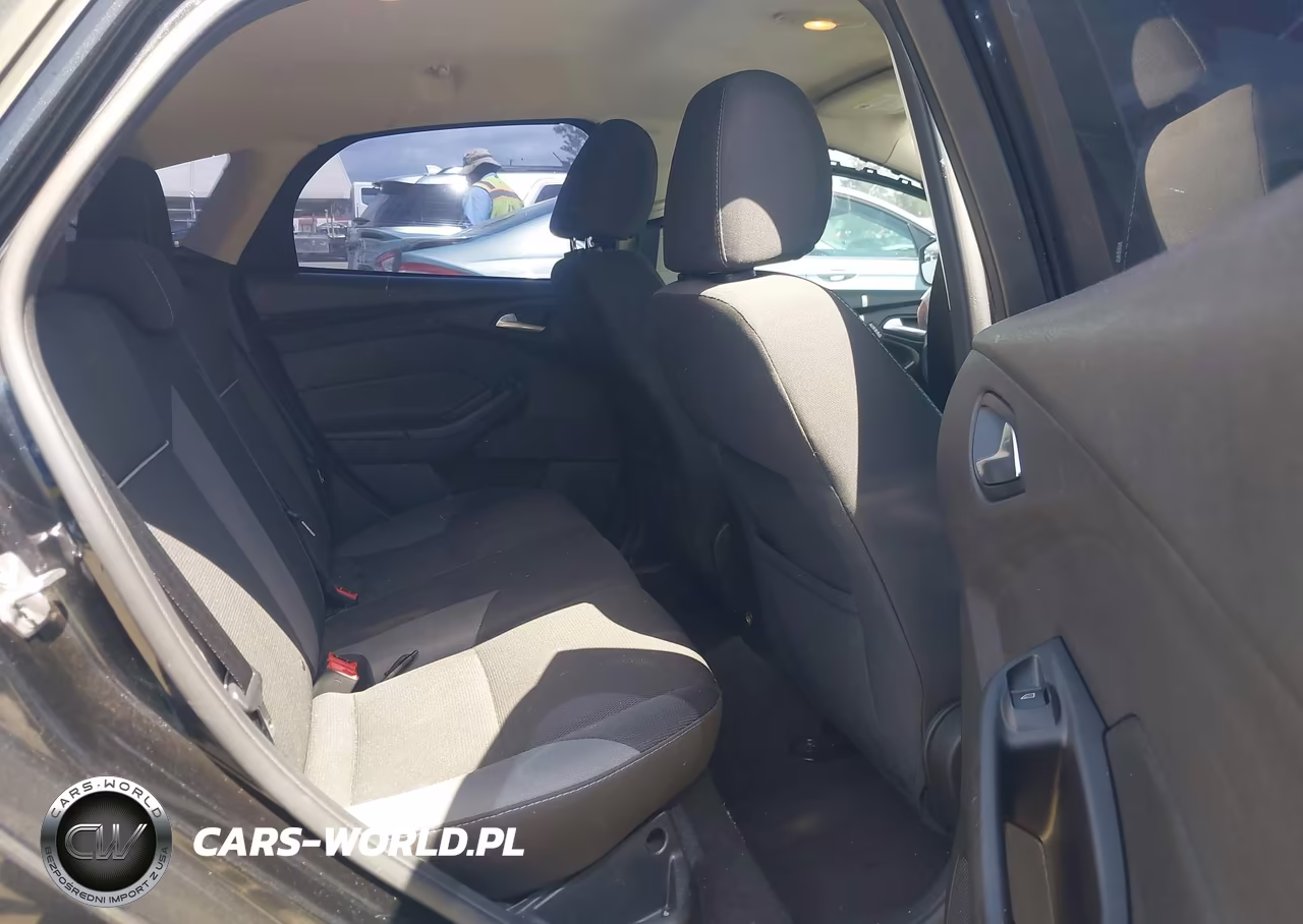 2014 Ford Focus Se VIN:1FADP3K22EL247691 - 8