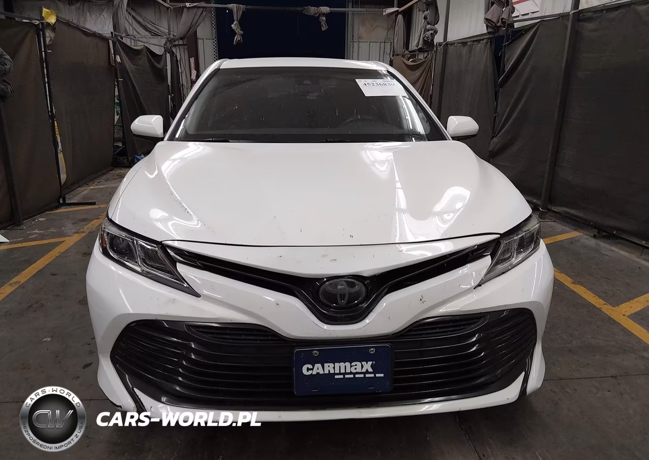 2018 Toyota Camry Le VIN:JTNB11HK9J3067225 - 12