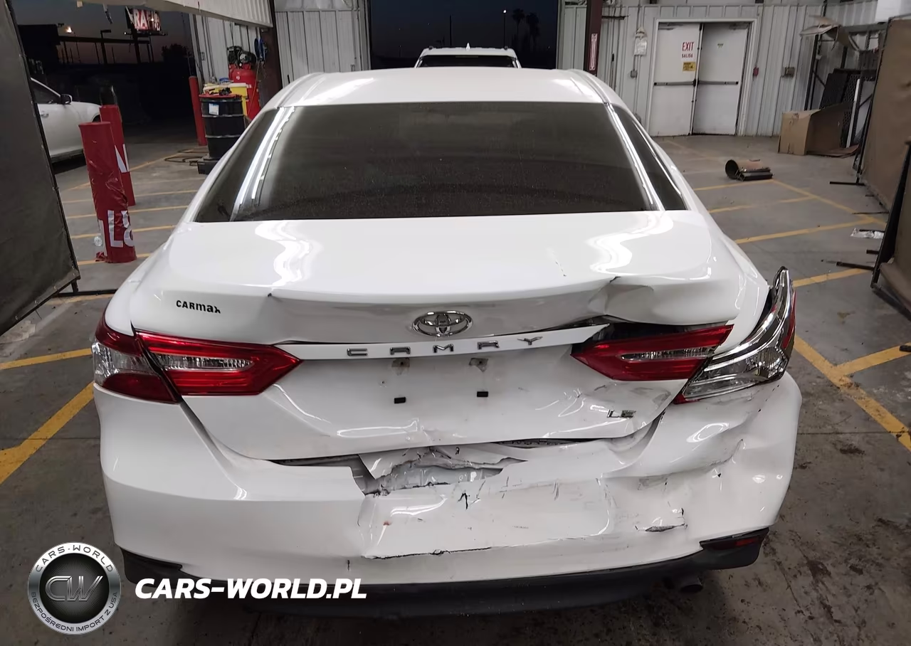 2018 Toyota Camry Le VIN:JTNB11HK9J3067225 - 16