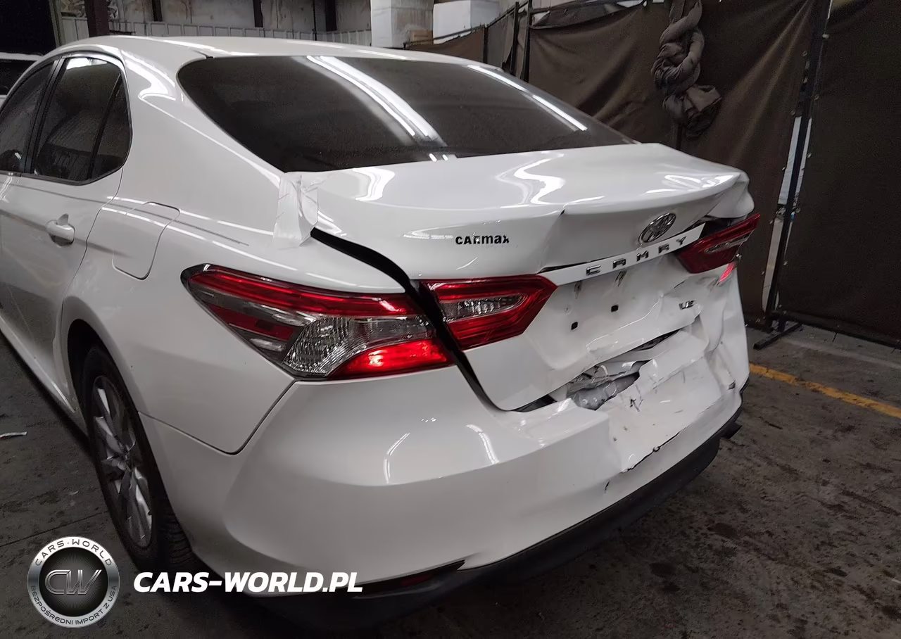 2018 Toyota Camry Le VIN:JTNB11HK9J3067225 - 6