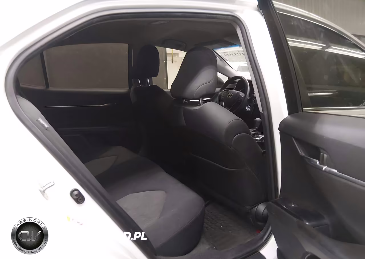 2018 Toyota Camry Le VIN:JTNB11HK9J3067225 - 8