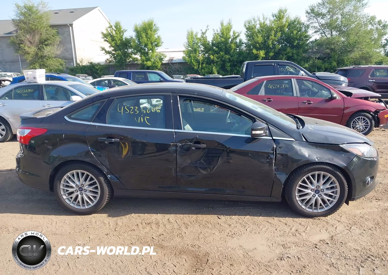 2013 Ford Focus Titanium VIN:1FADP3J27DL383976 - 12