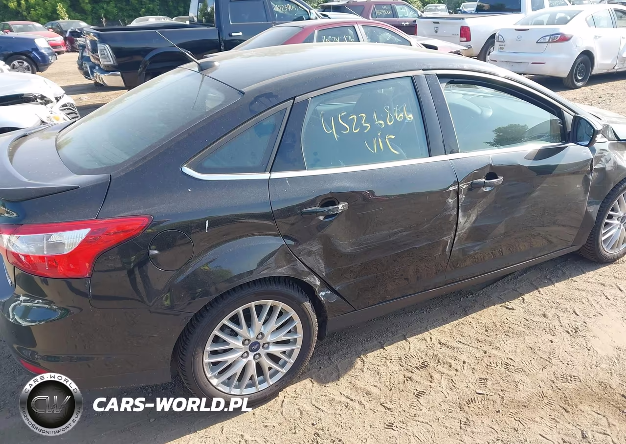 2013 Ford Focus Titanium VIN:1FADP3J27DL383976 - 6