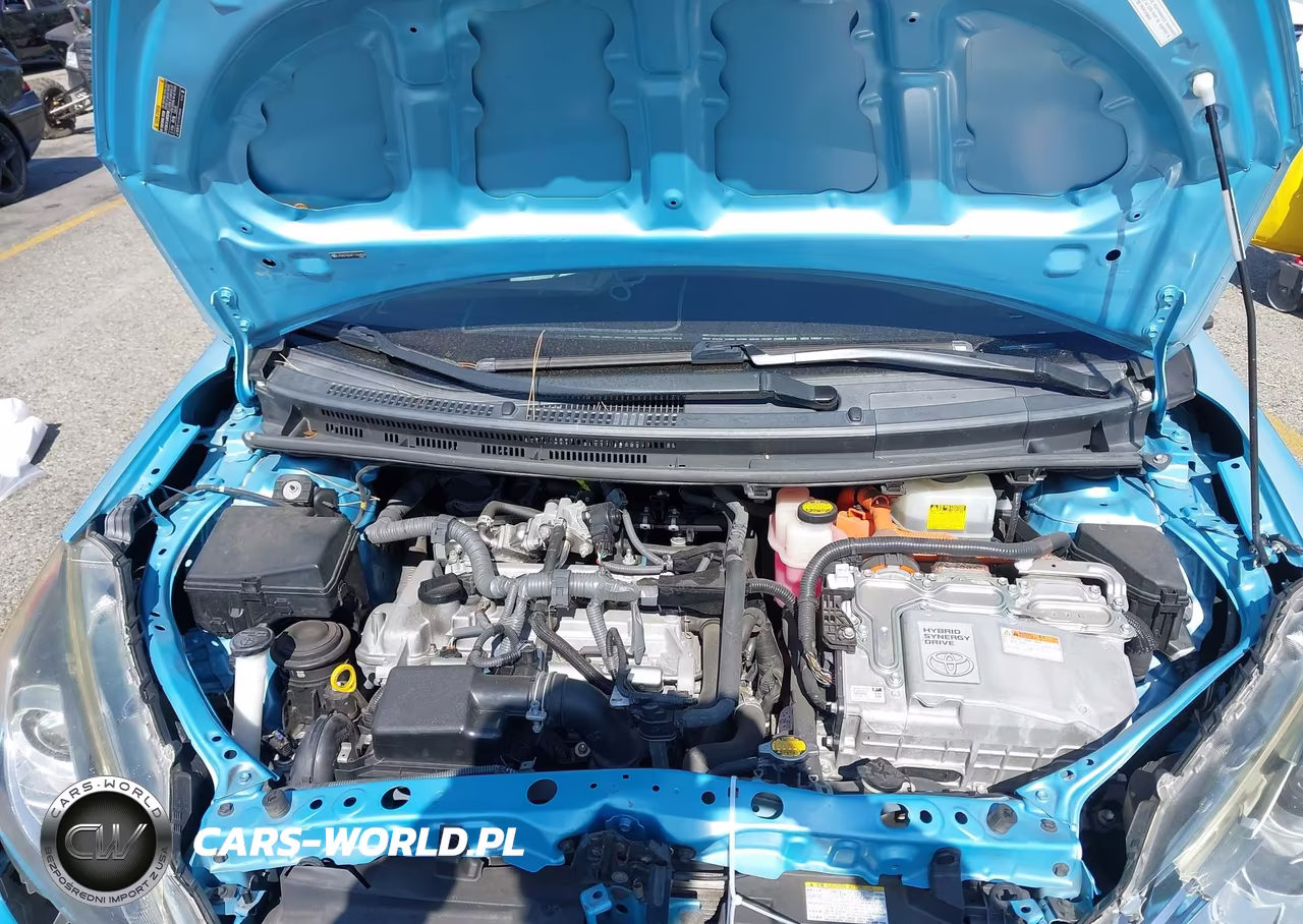 2015 Toyota Prius C Four-One-Three-Two VIN:JTDKDTB34F1104404 - 10
